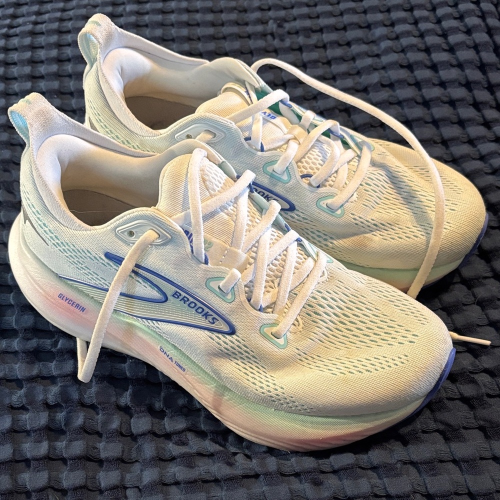 Brooks Women's Glycerin 22 White and Blue Athletic Shoes
